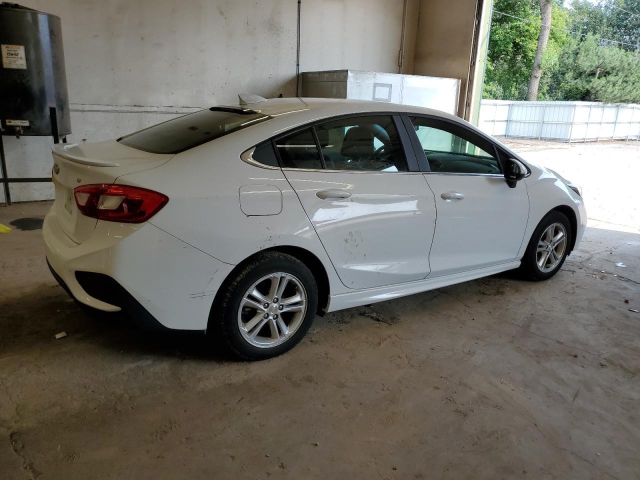 2017 Chevrolet Cruze - zdjęcie 3