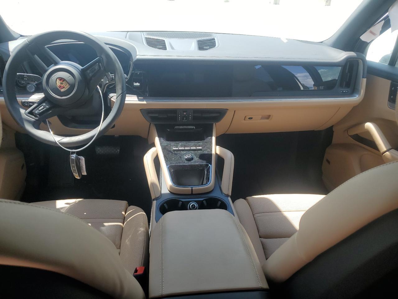 2024 Porsche Cayenne - zdjęcie 8