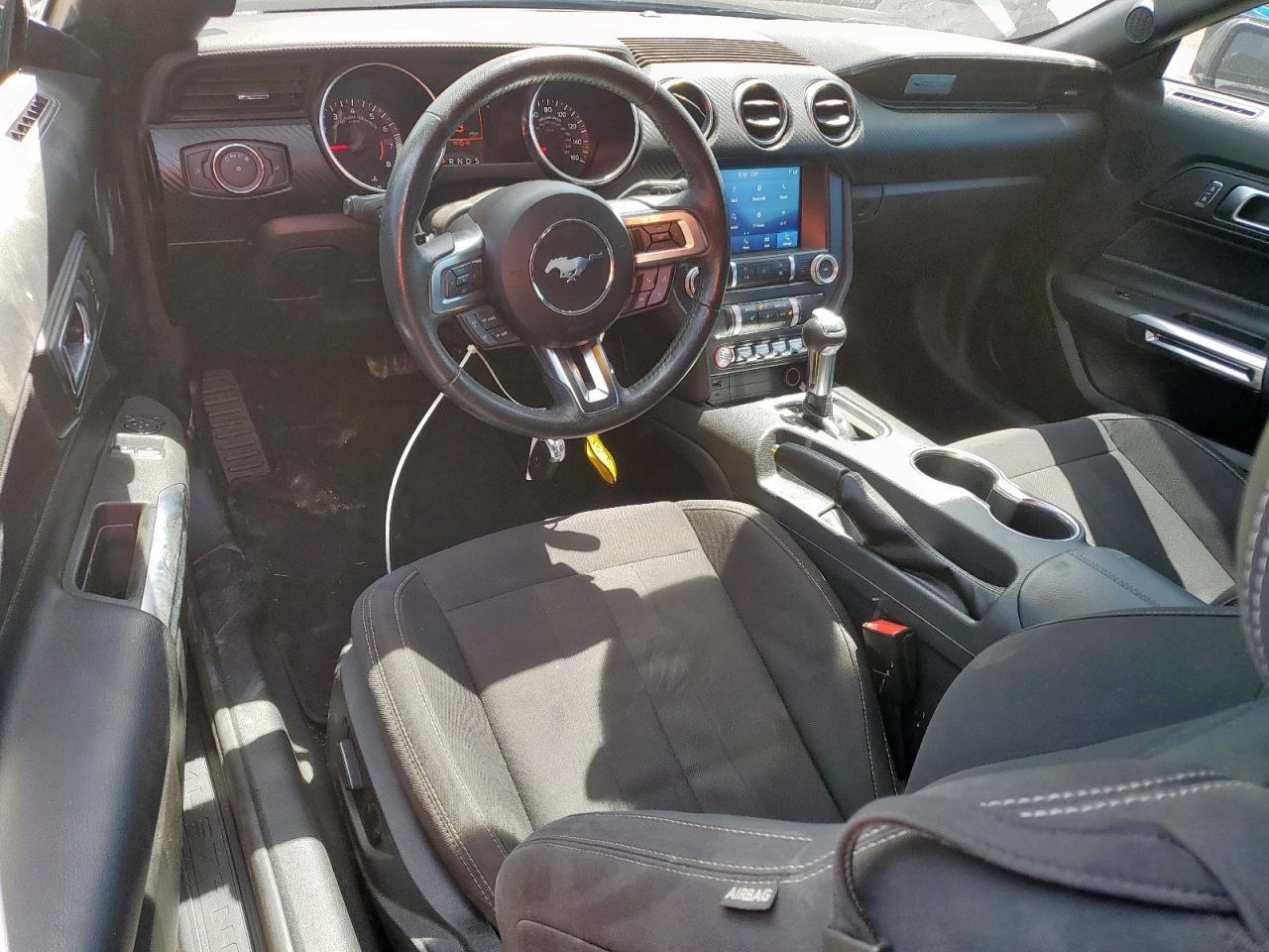 2021 Ford Mustang - zdjęcie 8