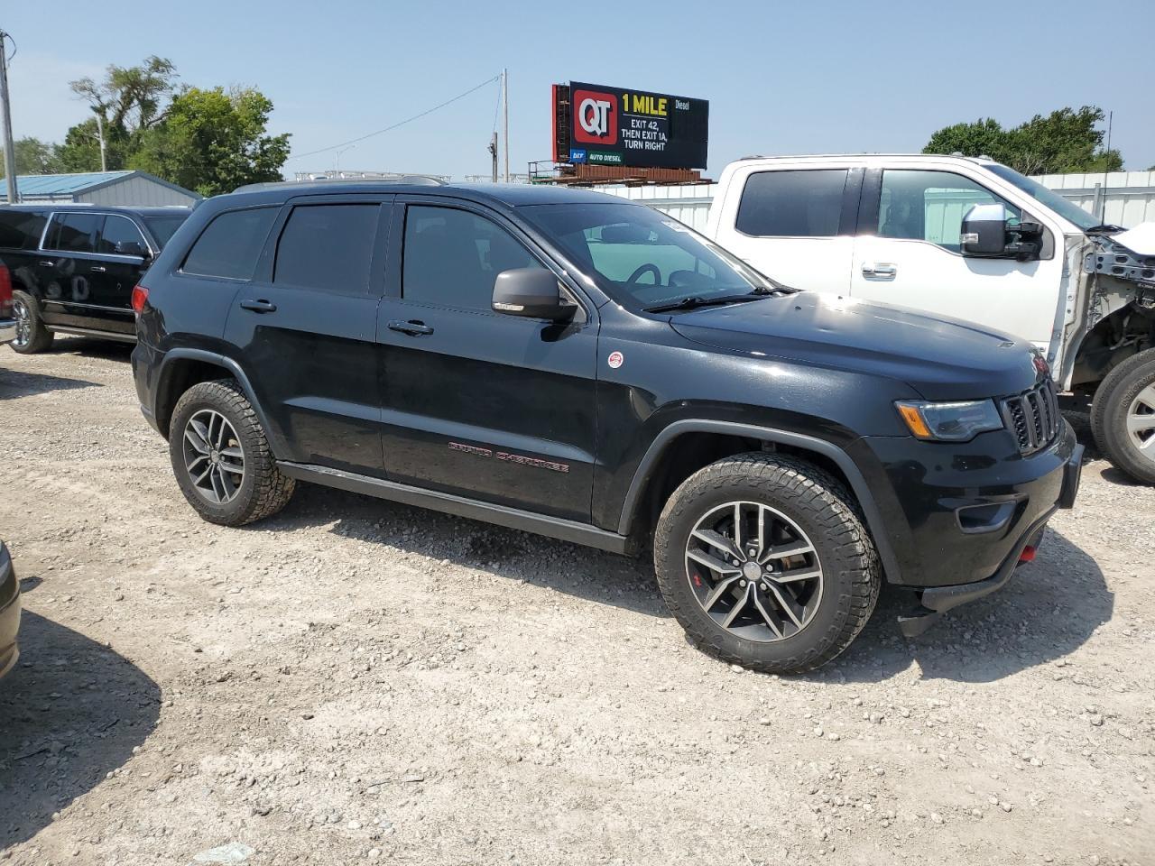 2017 Jeep Grand Cherokee Trailhawk - zdjęcie 4