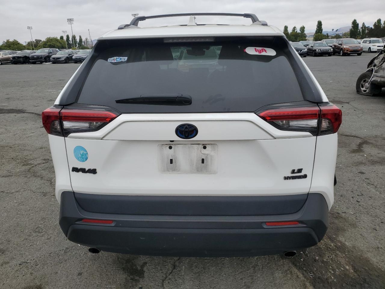 2020 Toyota Rav4 Le - zdjęcie 6