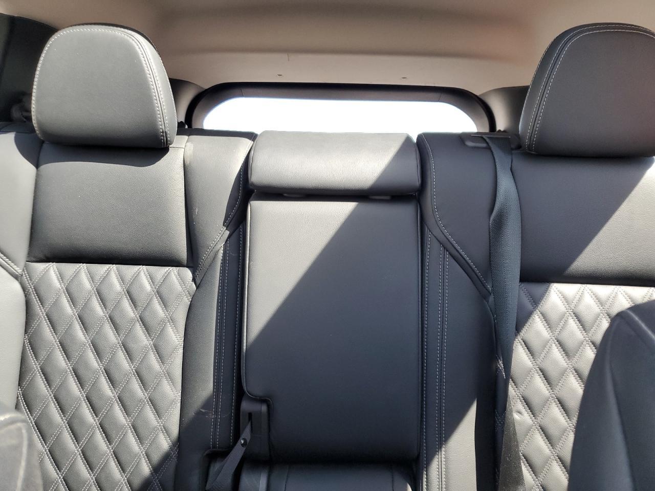 2024 Mitsubishi Outlander - zdjęcie 10