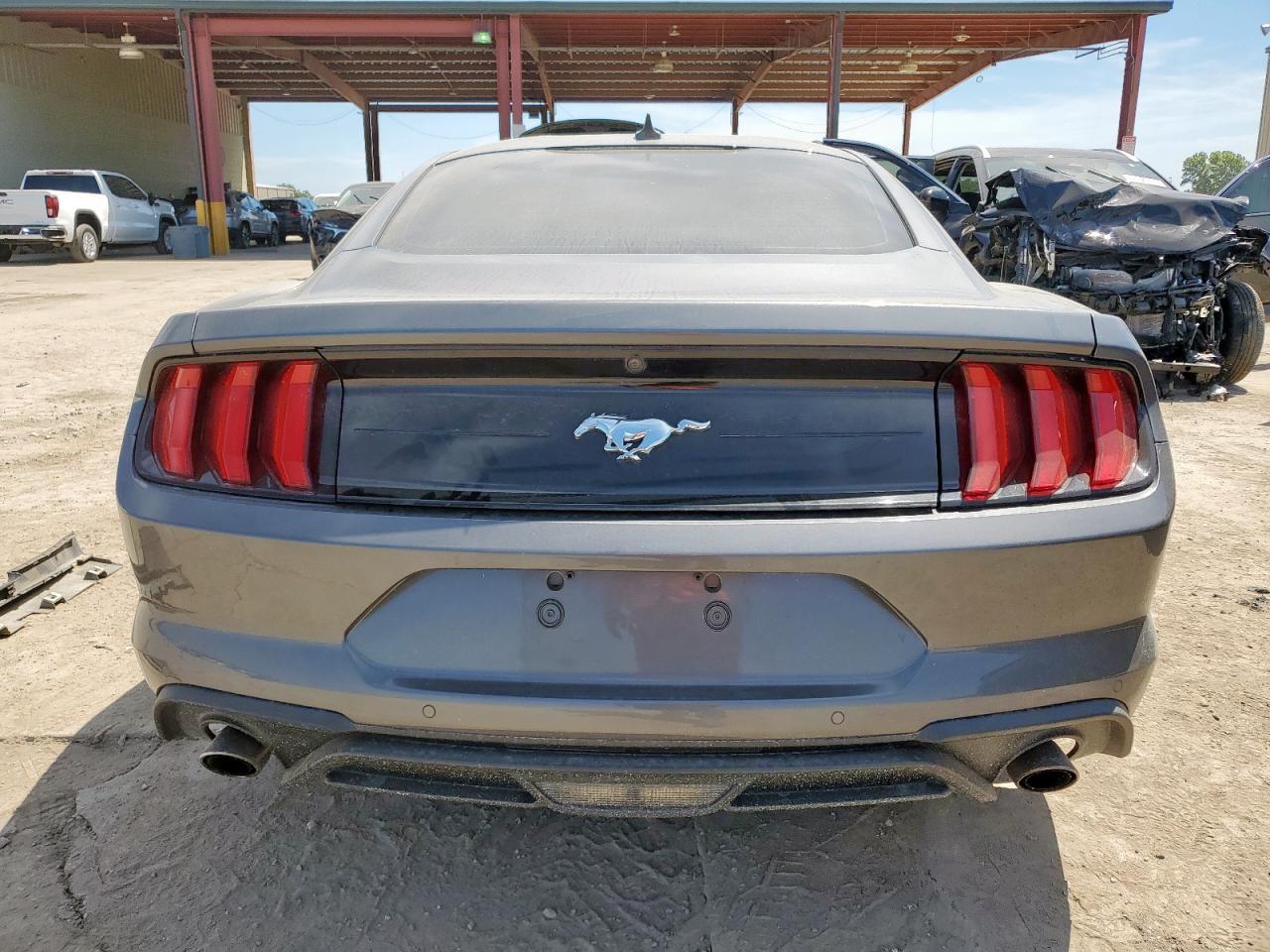 2021 Ford Mustang - zdjęcie 6