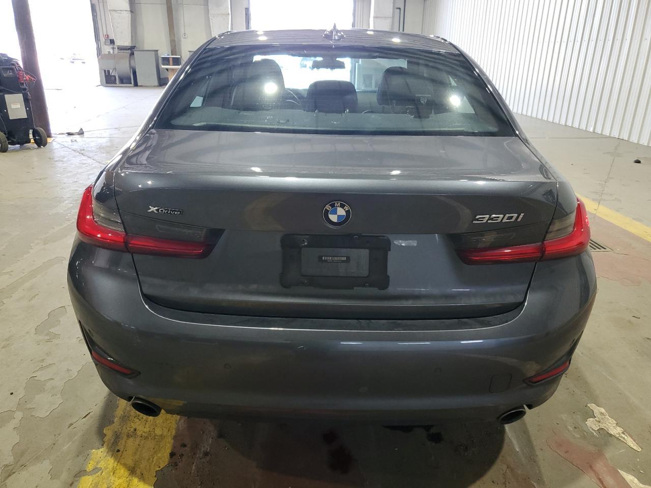 2021 BMW 330Xi - zdjęcie 6