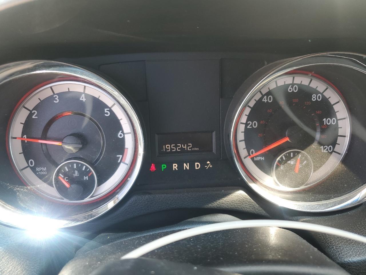 2015 Dodge Caravan - zdjęcie 9