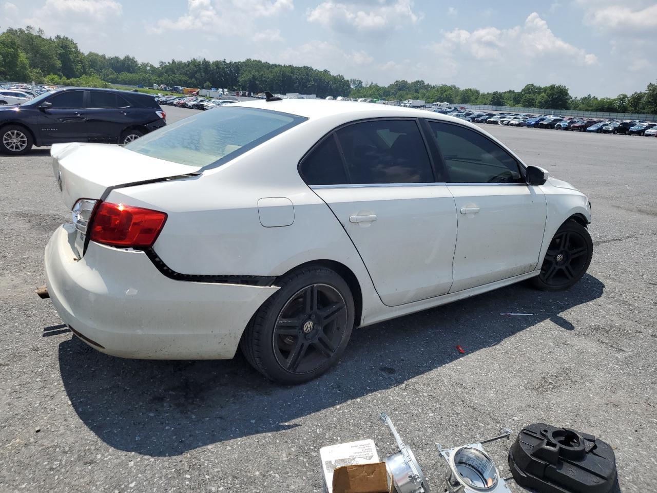 2014 Volkswagen Jetta - zdjęcie 3