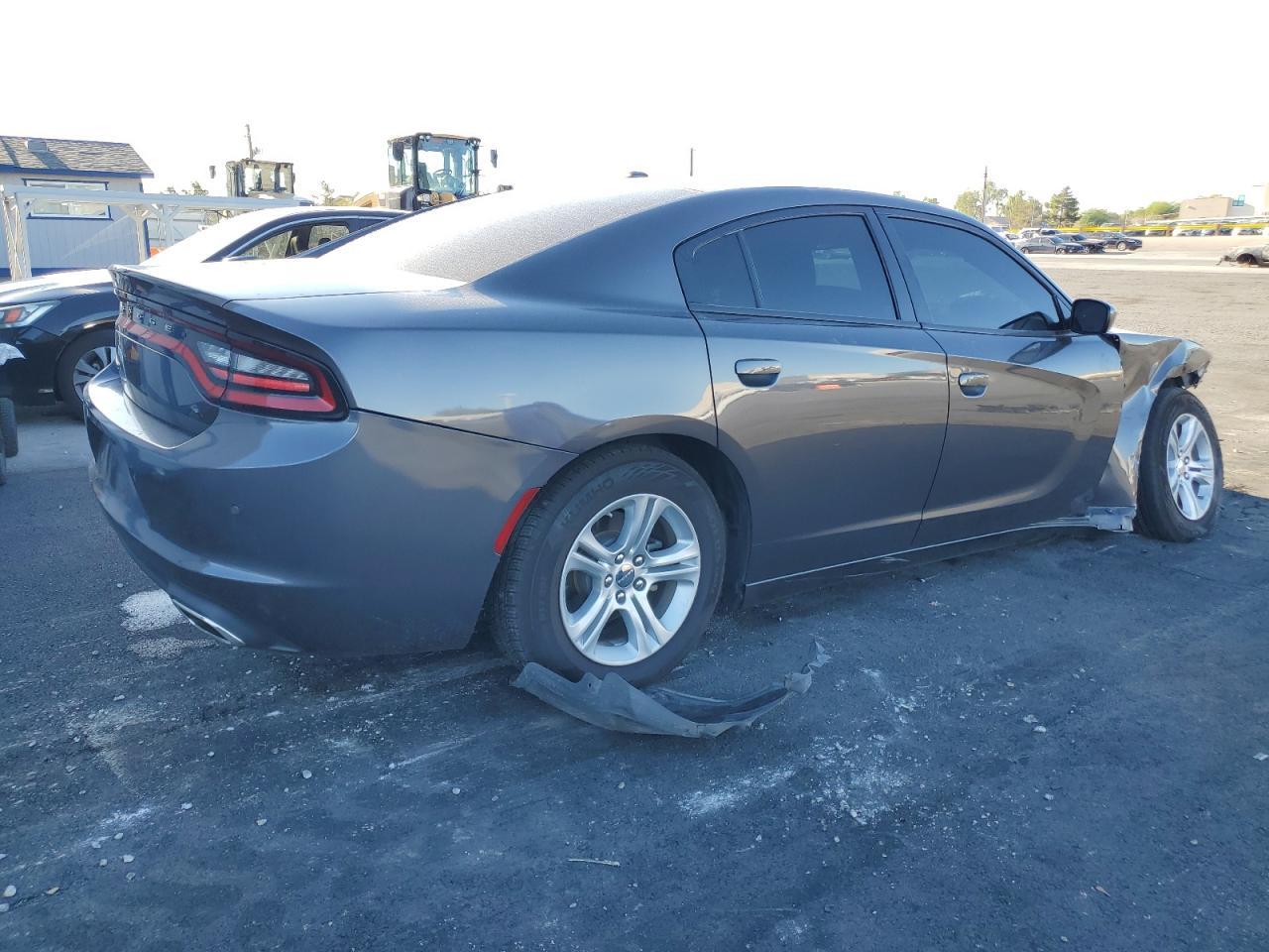 2022 Dodge Charger Sxt - zdjęcie 3