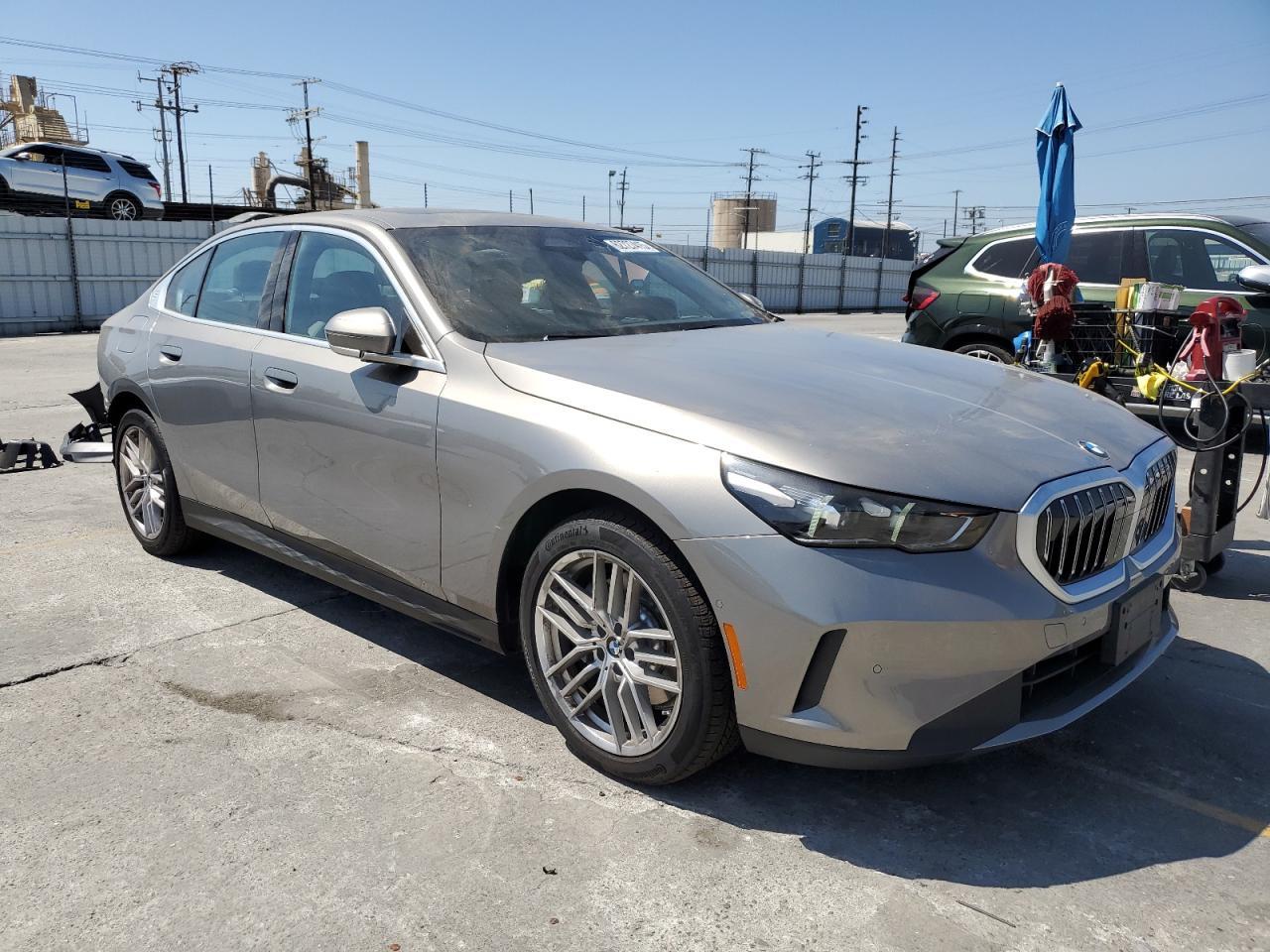 2025 BMW 530 I - zdjęcie 4