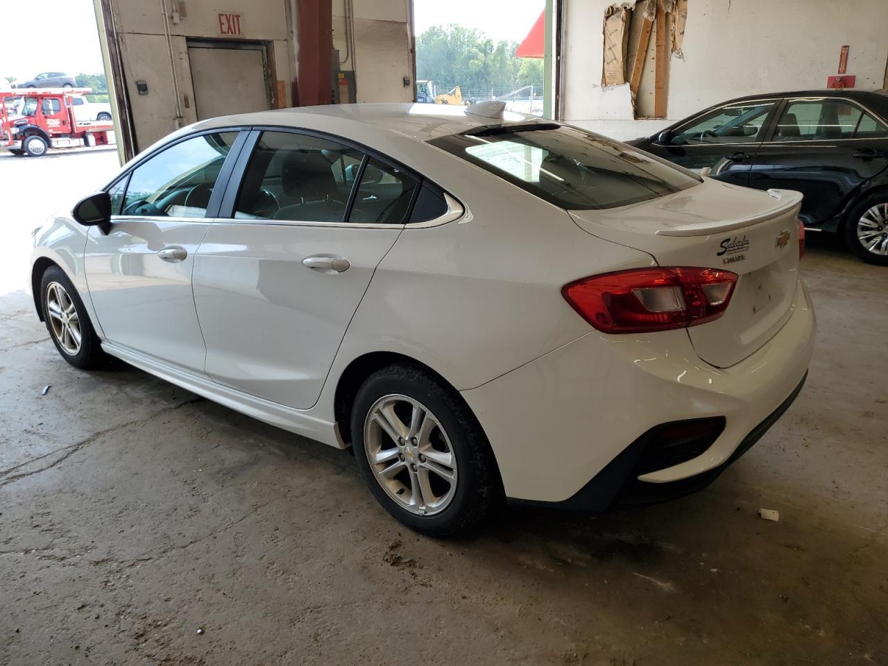 2017 Chevrolet Cruze - zdjęcie 2