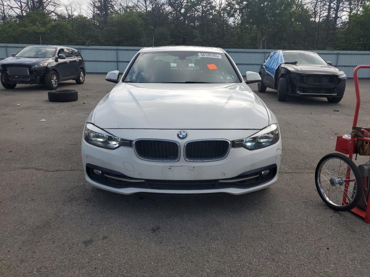 2017 BMW 330 Xi - zdjęcie 5
