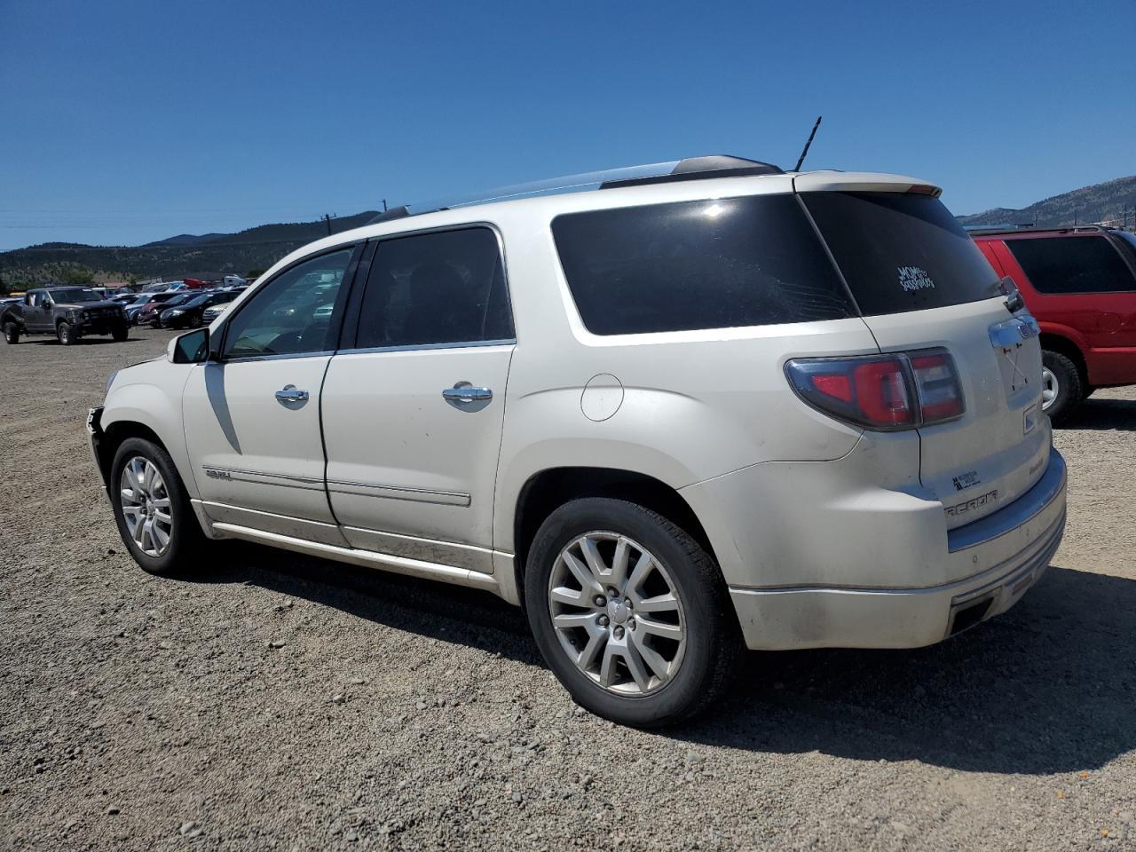 2015 GMC Acadia Denali - zdjęcie 2