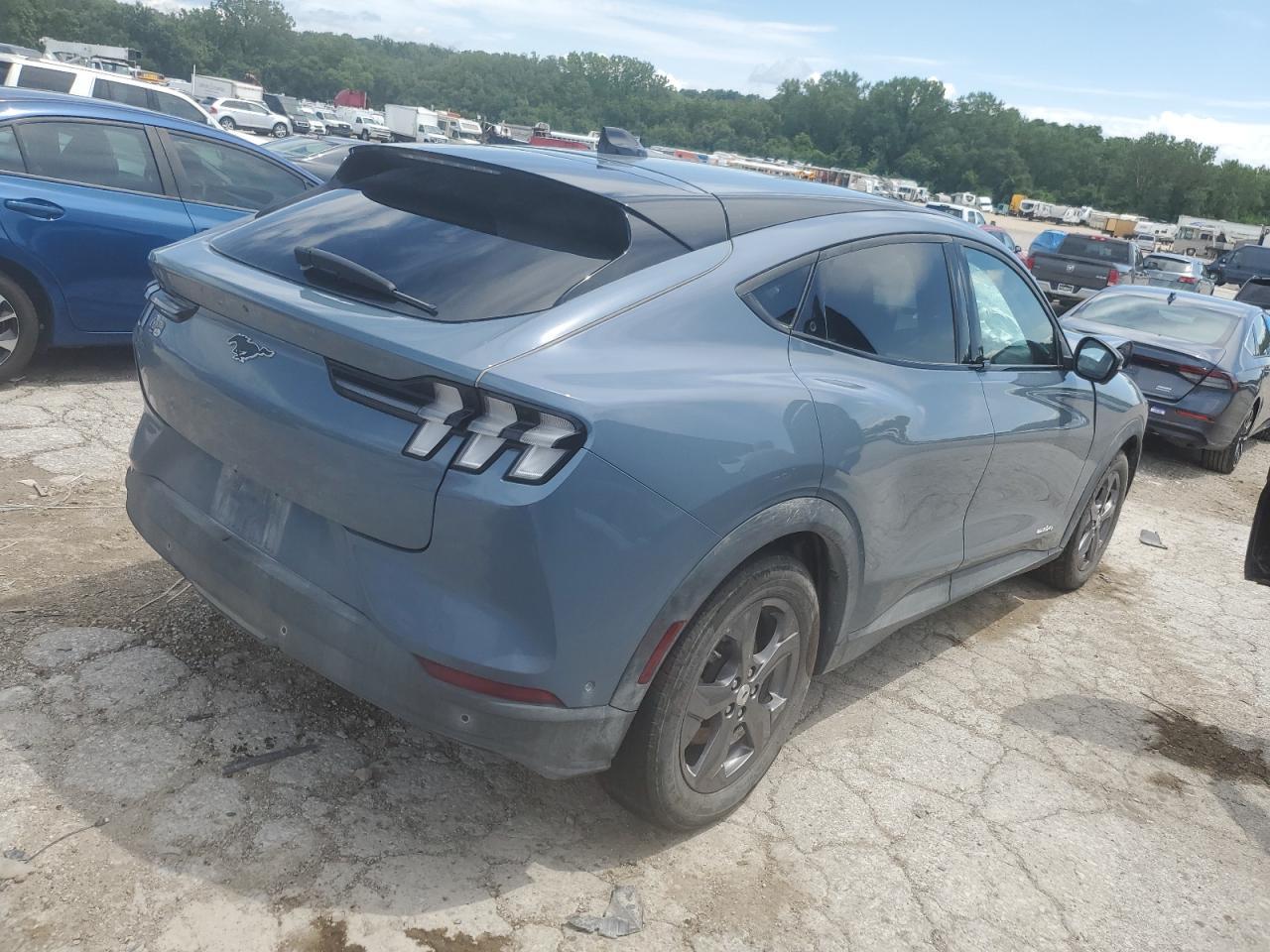 2023 Ford Mustang Mach-E Select - zdjęcie 3