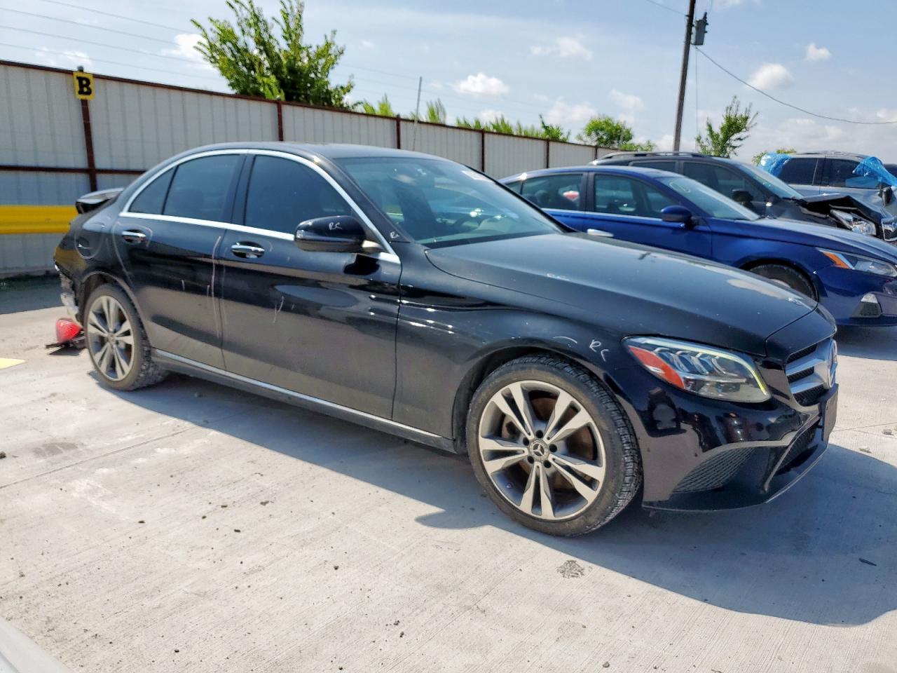 2019 Mercedes-Benz C 300 - zdjęcie 4