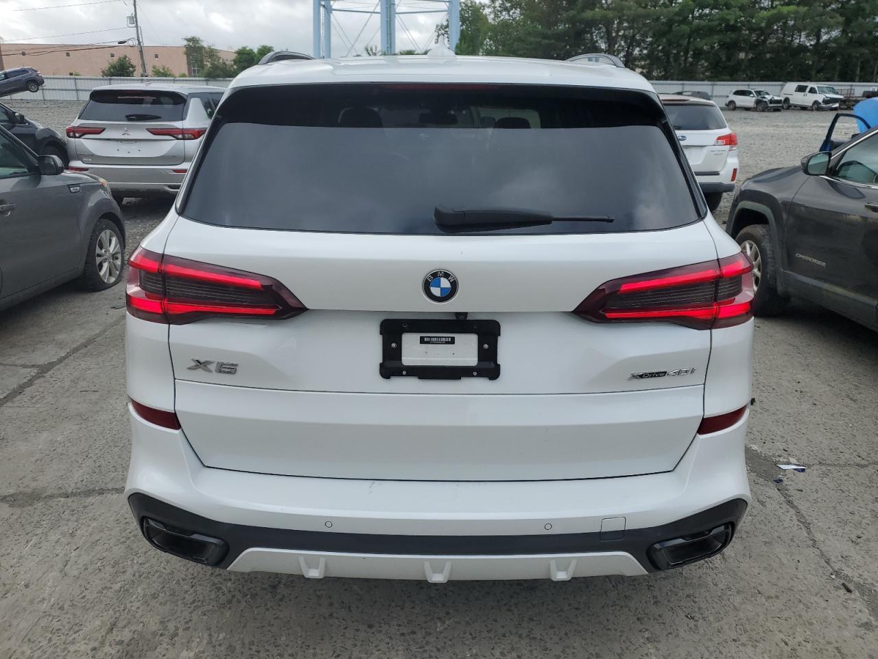 2021 BMW X5 xDrive40I - zdjęcie 6