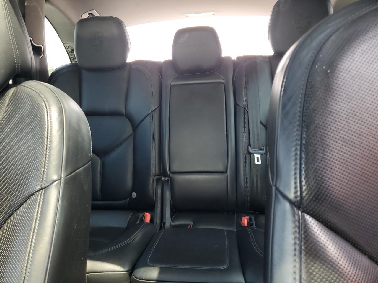 2017 Porsche Cayenne - zdjęcie 10