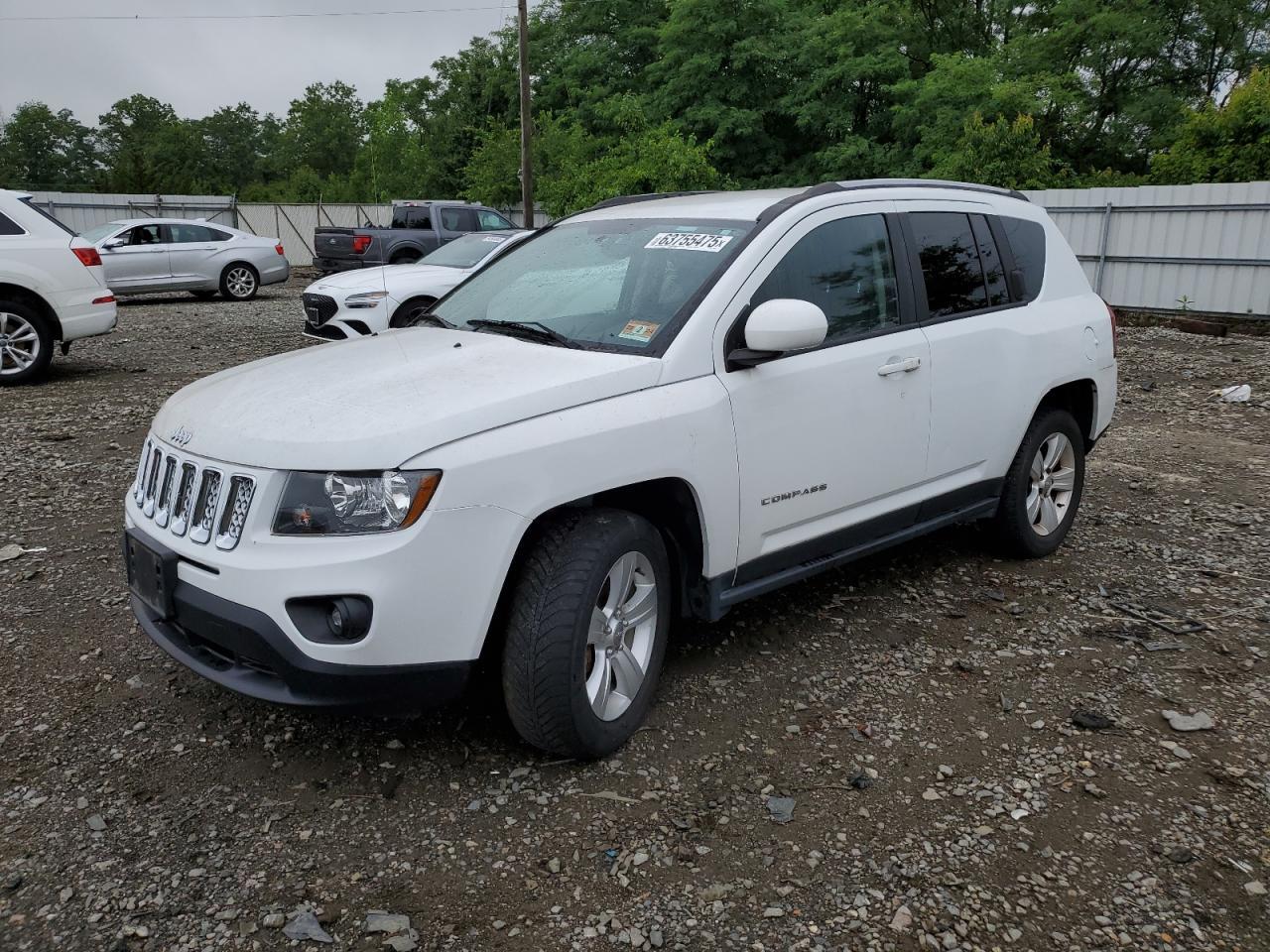2017 Jeep Compass Latitude - zdjęcie główne