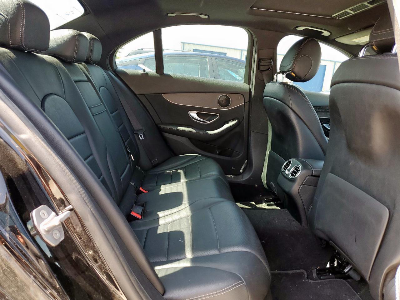 2019 Mercedes-Benz C 300 - zdjęcie 10