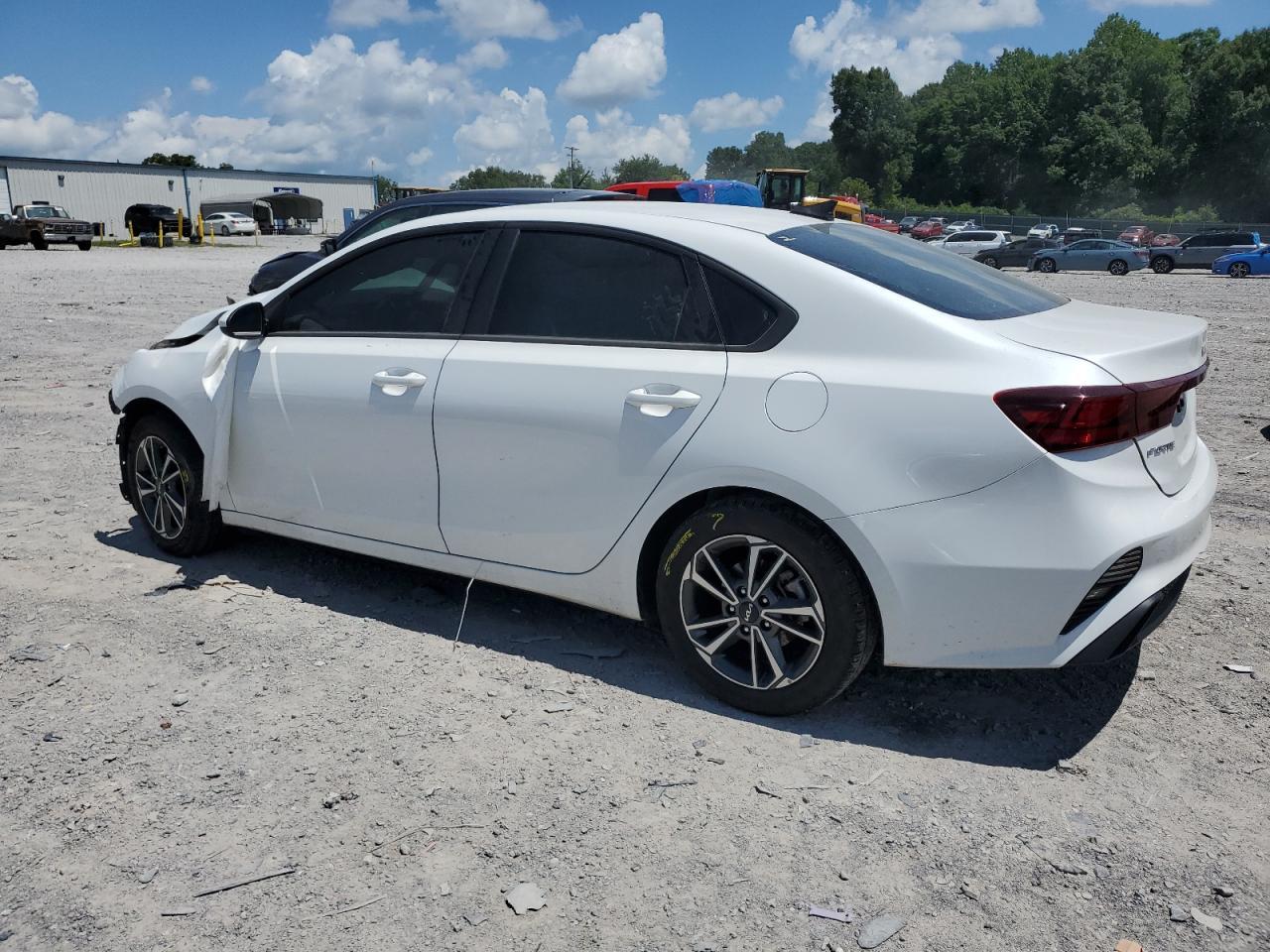 2023 Kia Forte Lx - zdjęcie 2