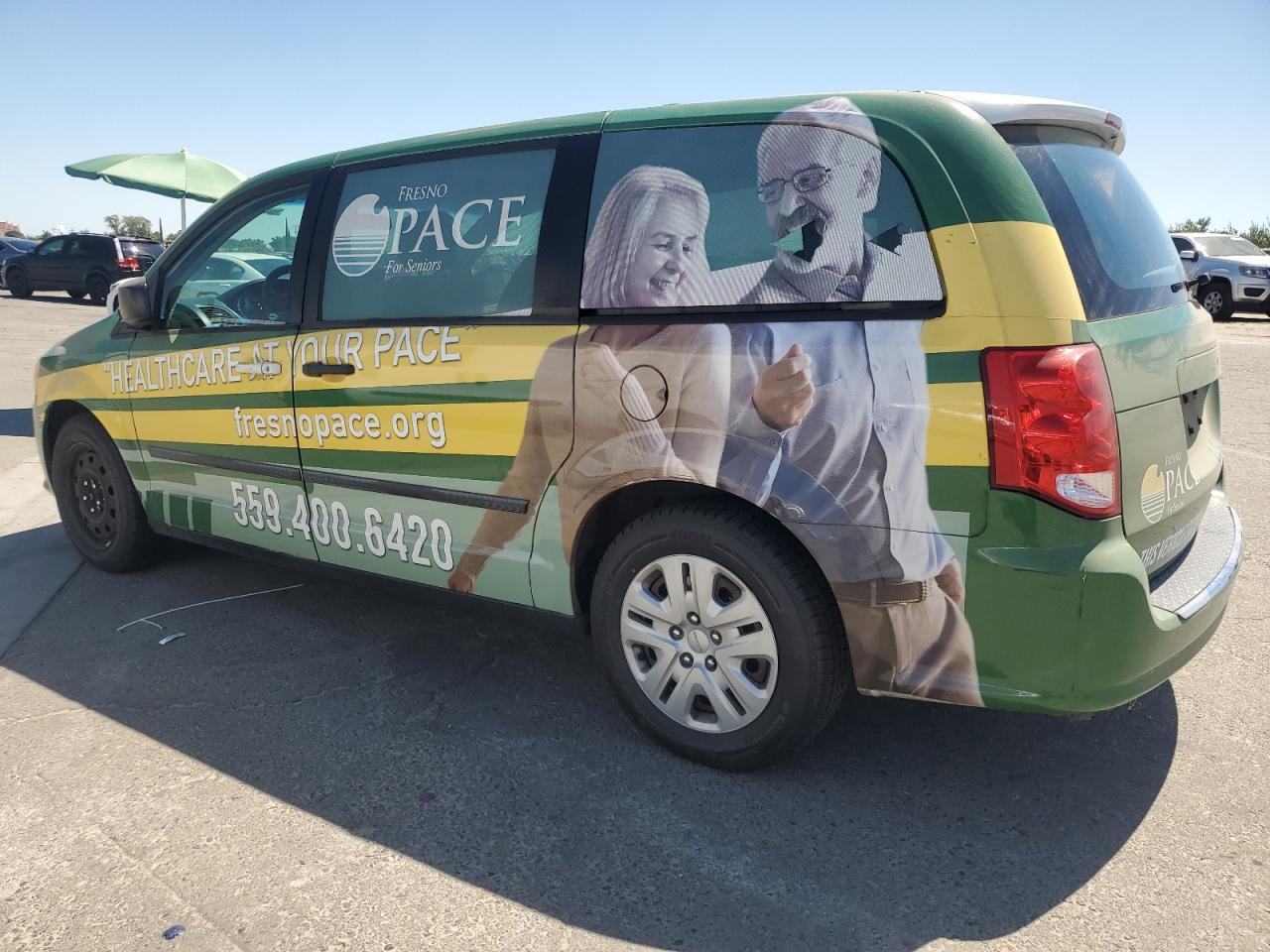 2015 Dodge Caravan - zdjęcie 2