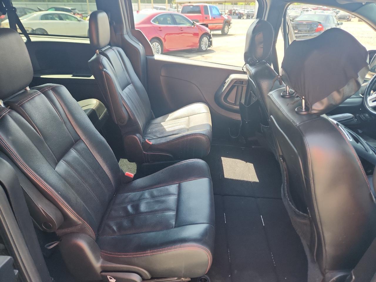 2016 Dodge Caravan - zdjęcie 11