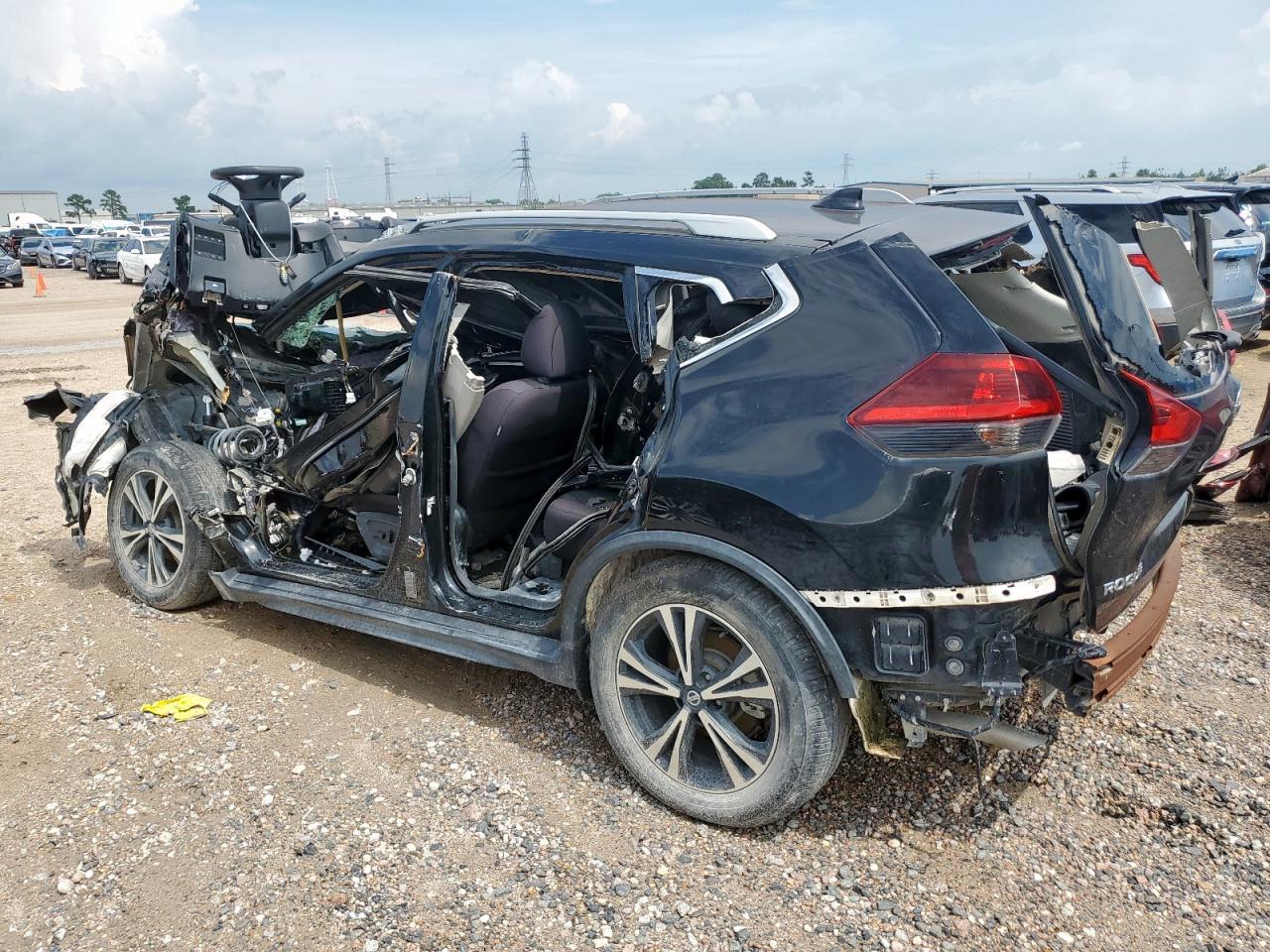 2019 Nissan Rogue S - zdjęcie 2