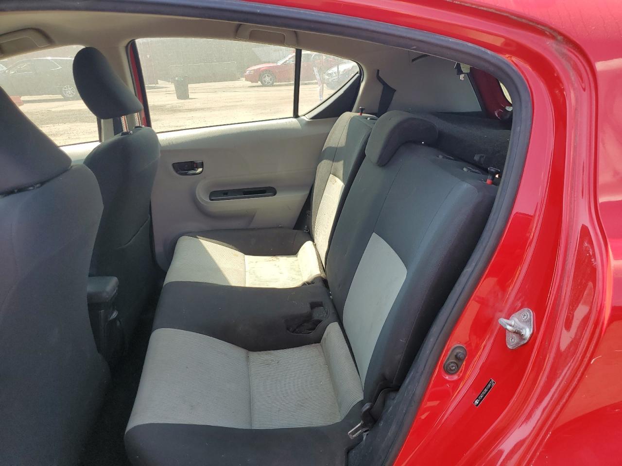 2013 Toyota Prius C - zdjęcie 10