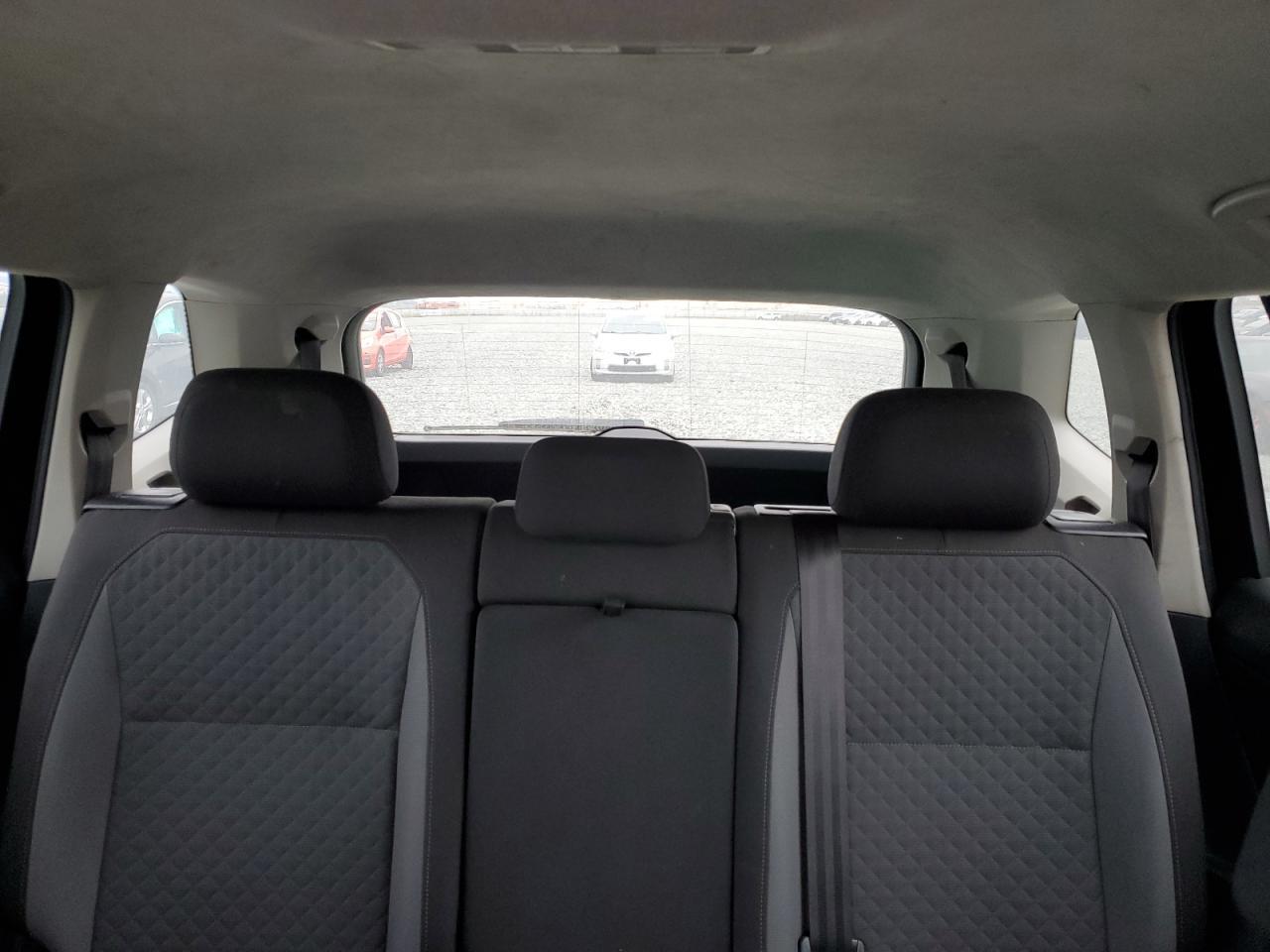 2020 Volkswagen Tiguan S - zdjęcie 10