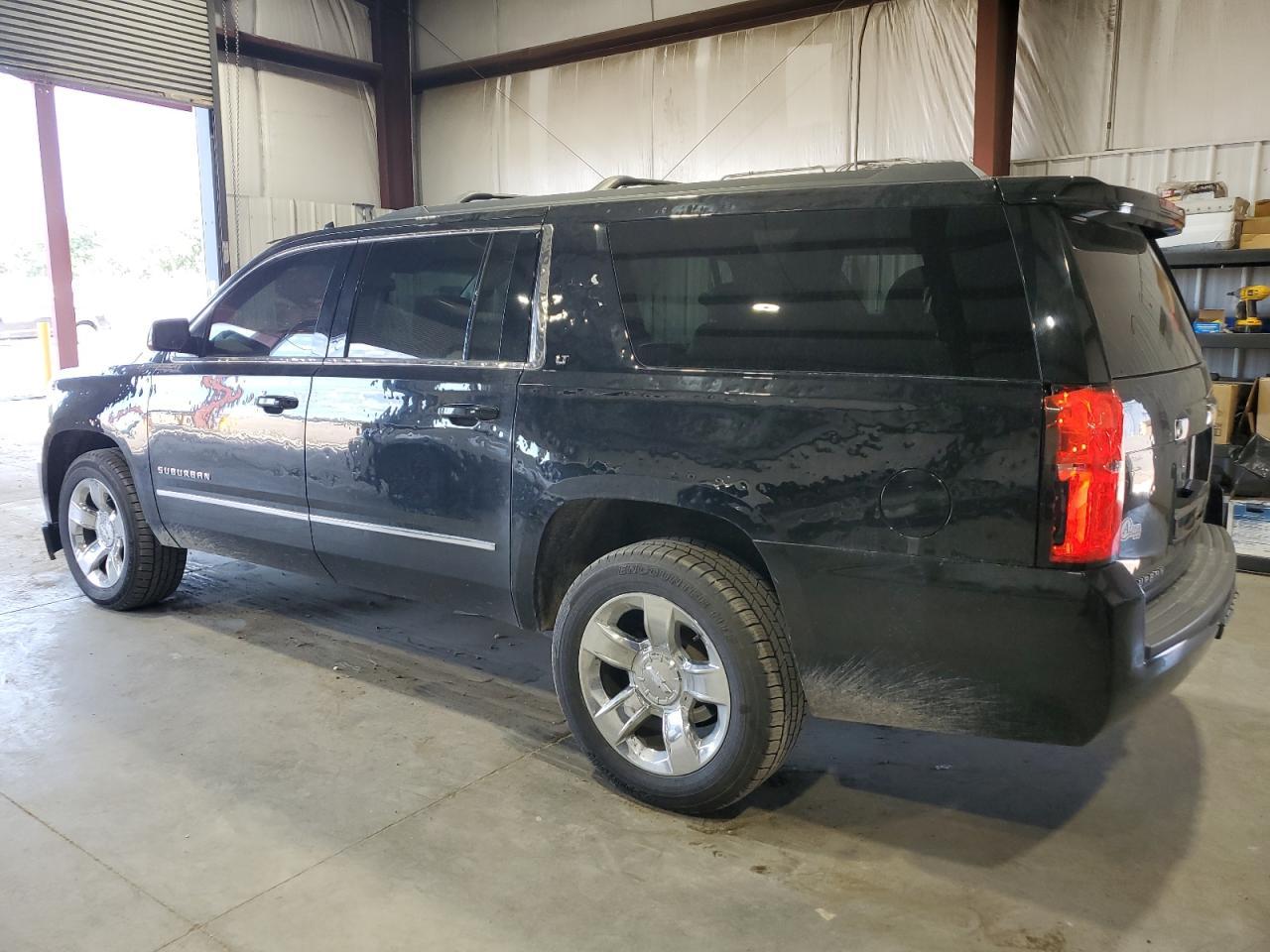 2017 Chevrolet Suburban K1500 Lt - zdjęcie 2