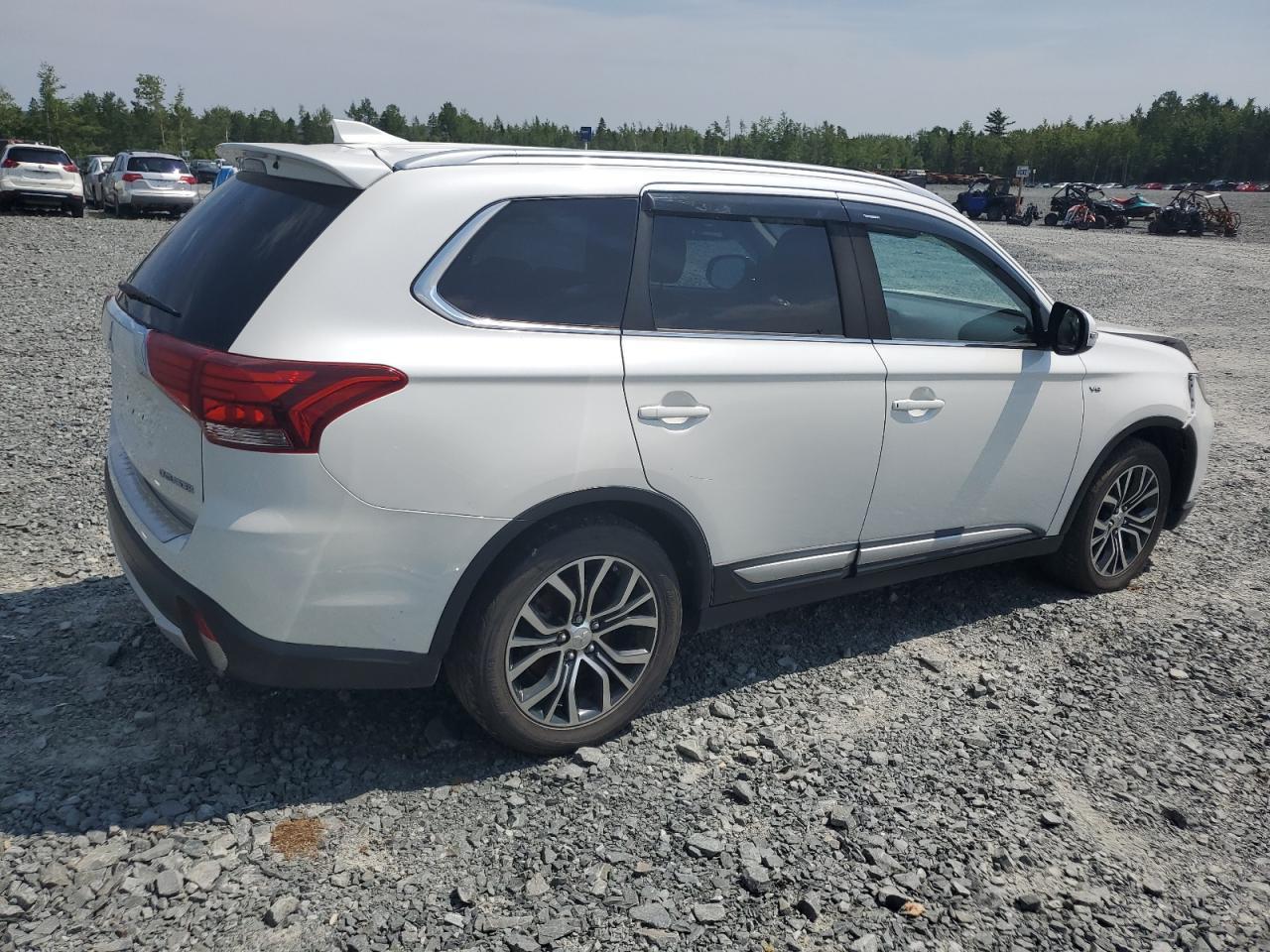 2017 Mitsubishi Outlander Gt - zdjęcie 3