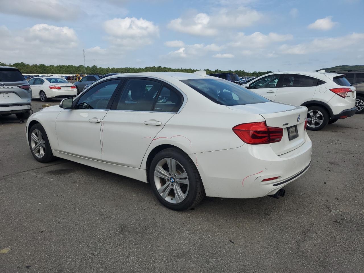 2017 BMW 330 Xi - zdjęcie 2