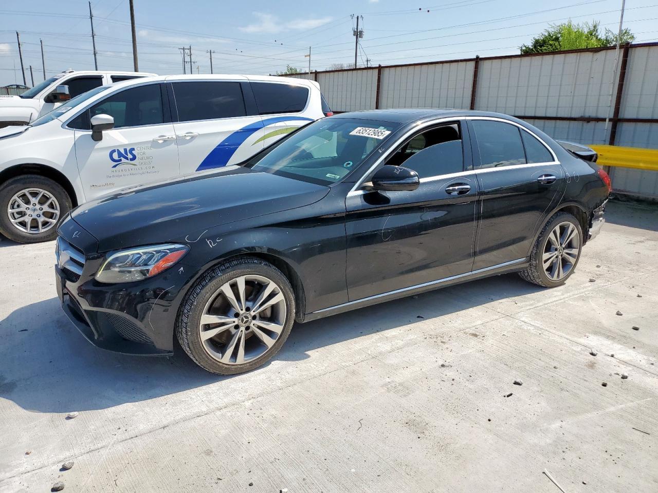 2019 Mercedes-Benz C 300 - zdjęcie główne