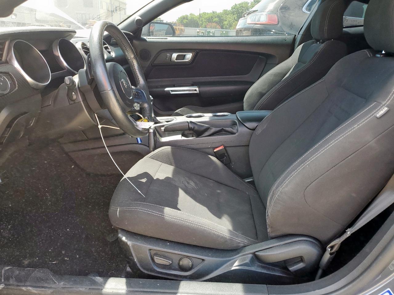 2021 Ford Mustang - zdjęcie 7