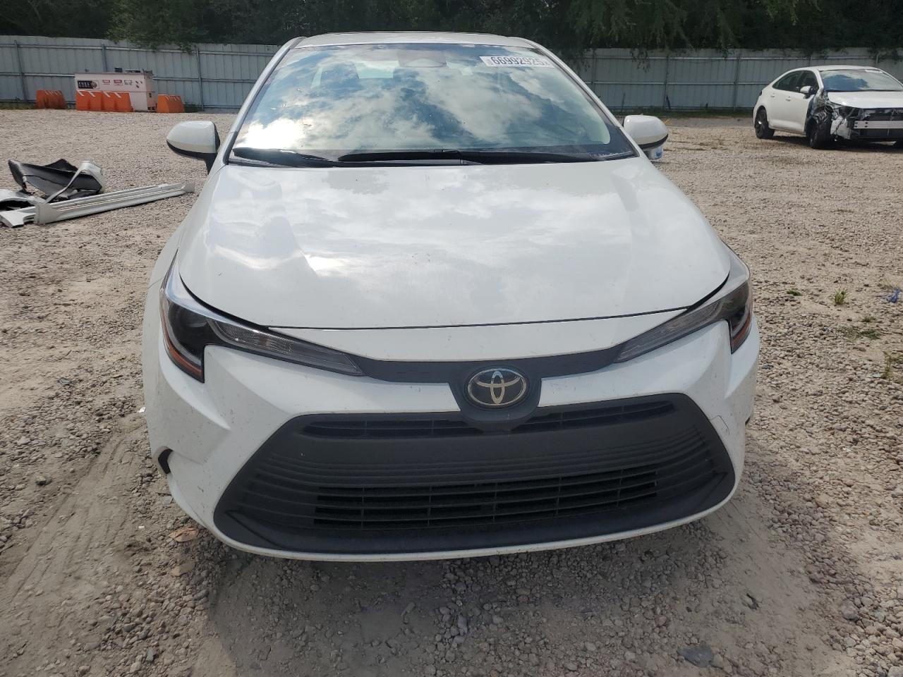 2023 Toyota Corolla Le - zdjęcie 5