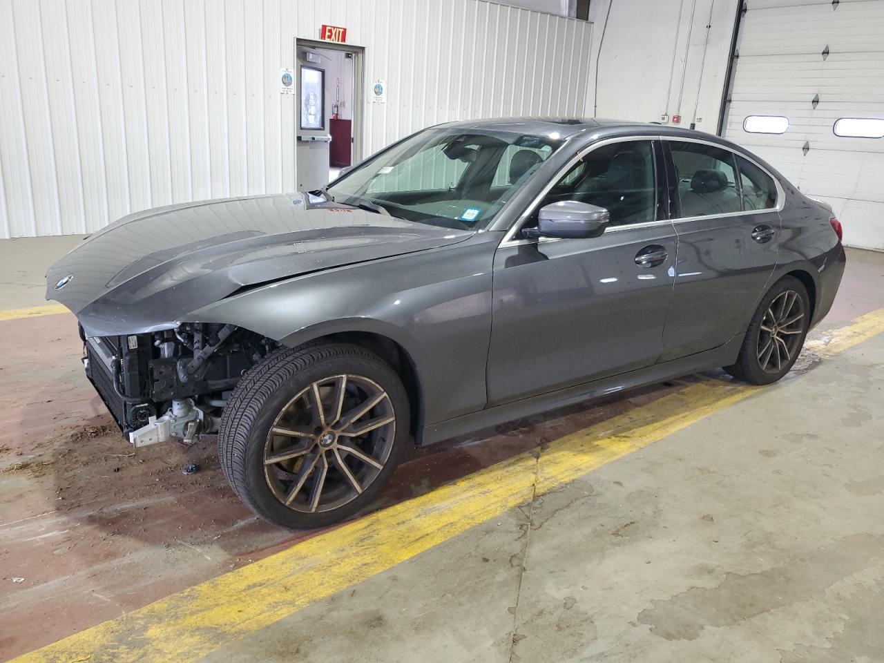 2021 BMW 330Xi - zdjęcie główne