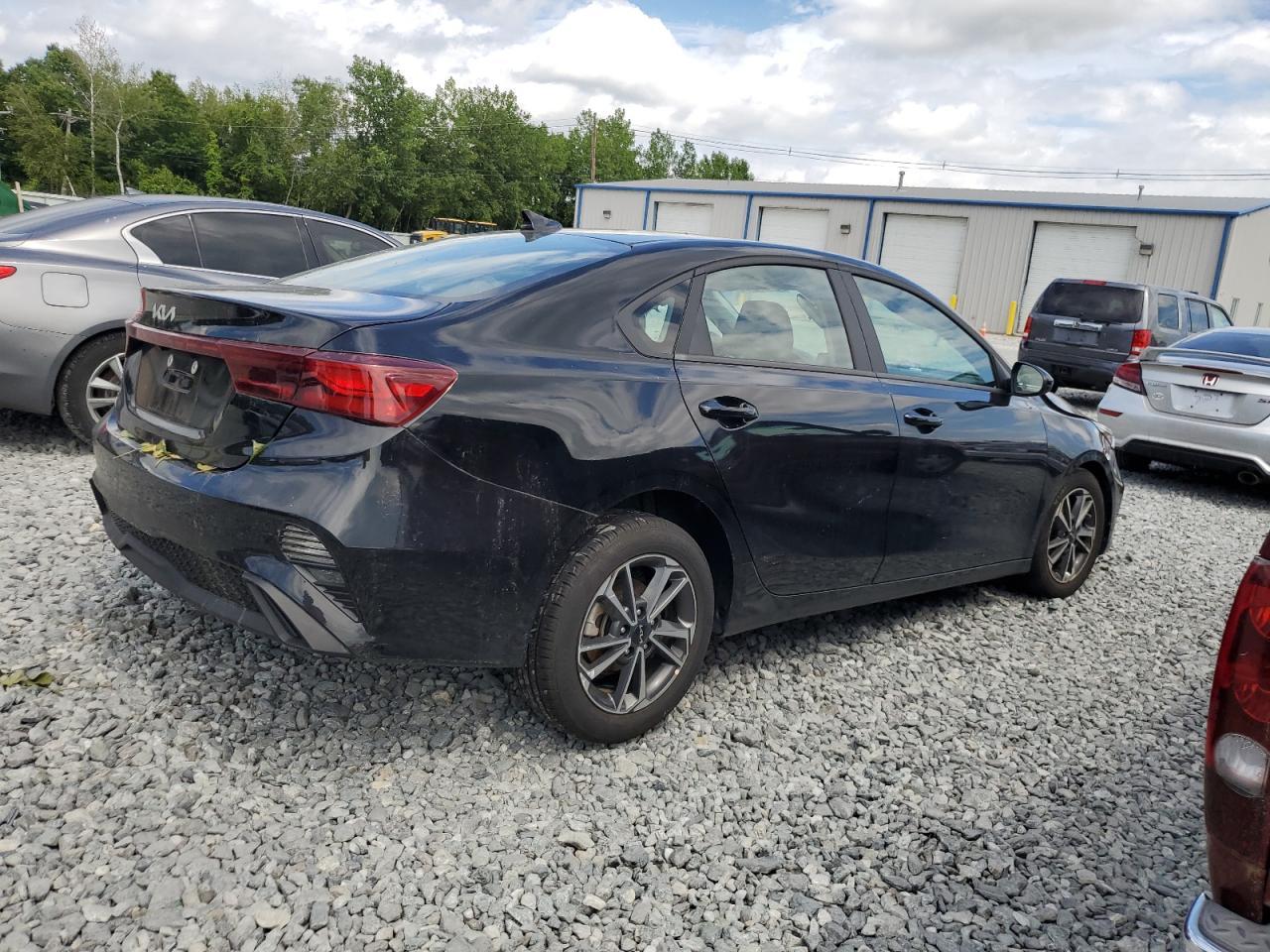 2024 Kia Forte Lx - zdjęcie 3