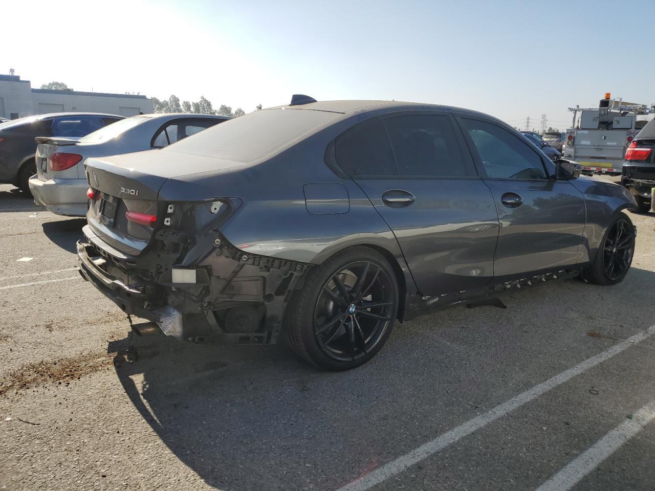 BMW Seria 3 - zdjęcie 3