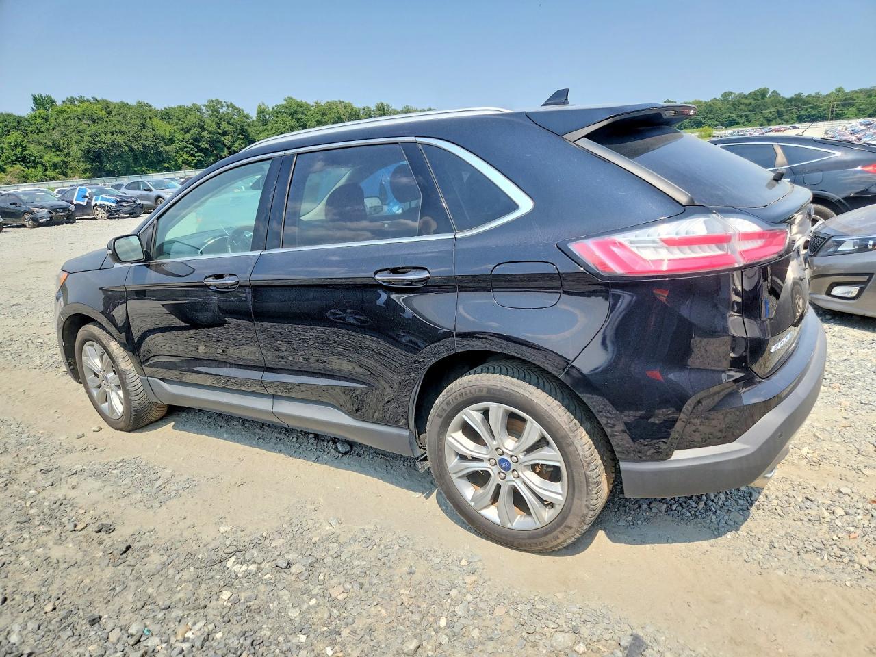 2019 Ford Edge Titanium - zdjęcie 2