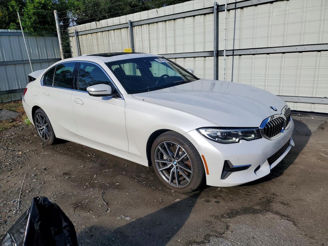 2020 BMW 330I - zdjęcie 4