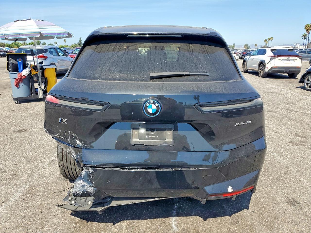 2025 BMW Ix xDrive50 - zdjęcie 6