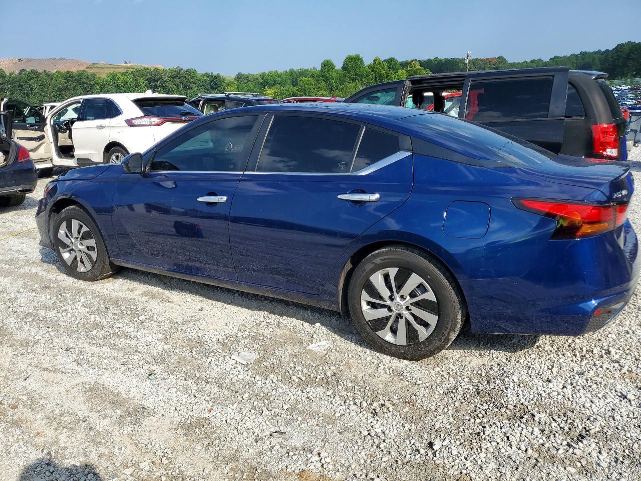 2022 Nissan Altima S - zdjęcie 2