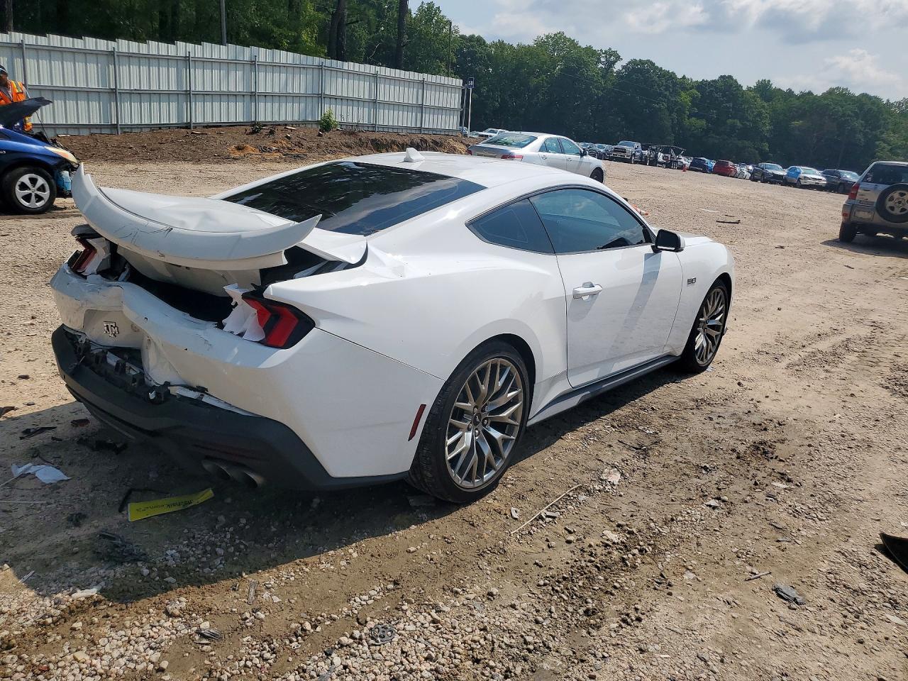 2024 Ford Mustang Gt - zdjęcie 3