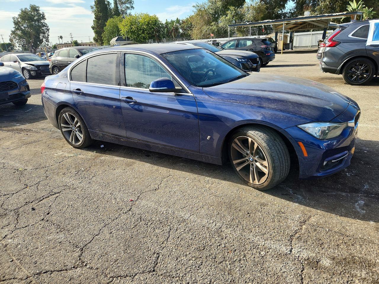 2017 BMW 330E - zdjęcie 4