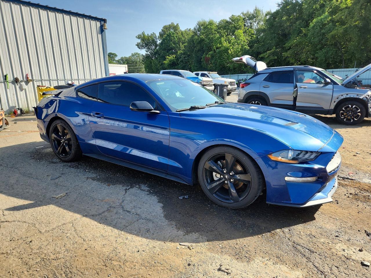 2022 Ford Mustang - zdjęcie 4
