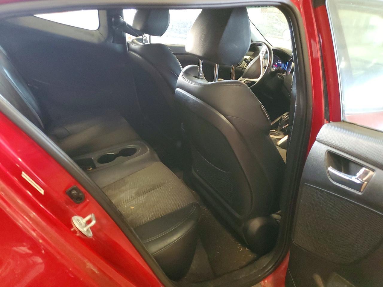 2013 Hyundai Veloster Base - zdjęcie 10