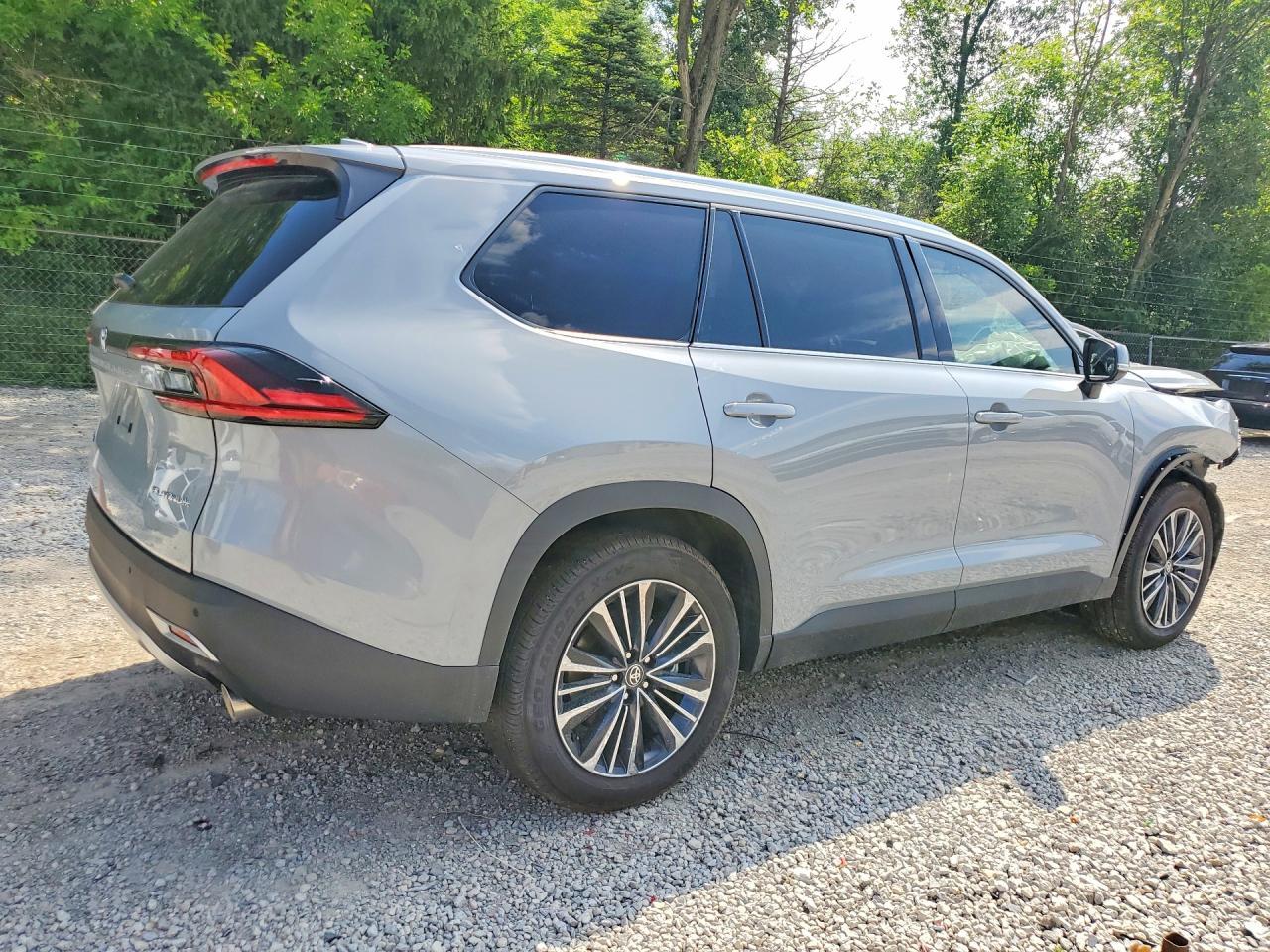 2025 Toyota Highlander Sport - zdjęcie 3