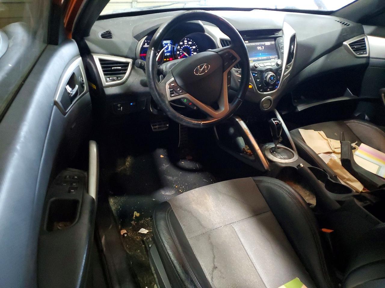 2016 Hyundai Veloster Base - zdjęcie 8