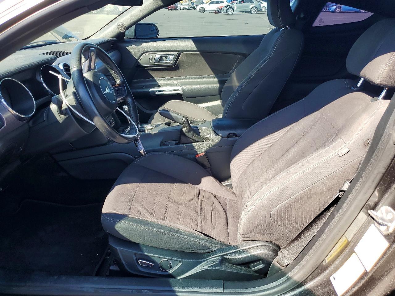 2016 Ford Mustang Base - zdjęcie 7