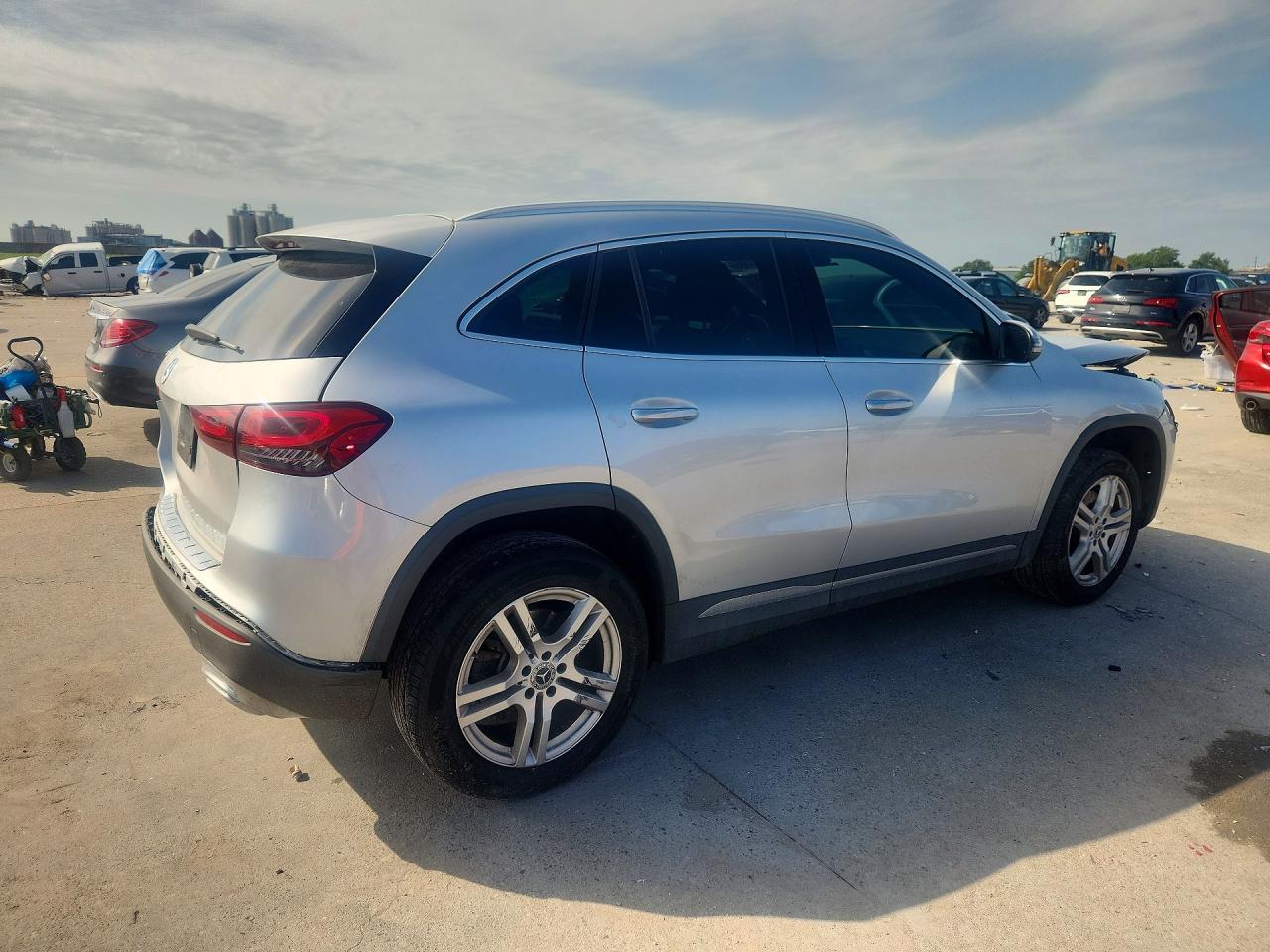 2021 Mercedes-Benz Gla 250 - zdjęcie 3