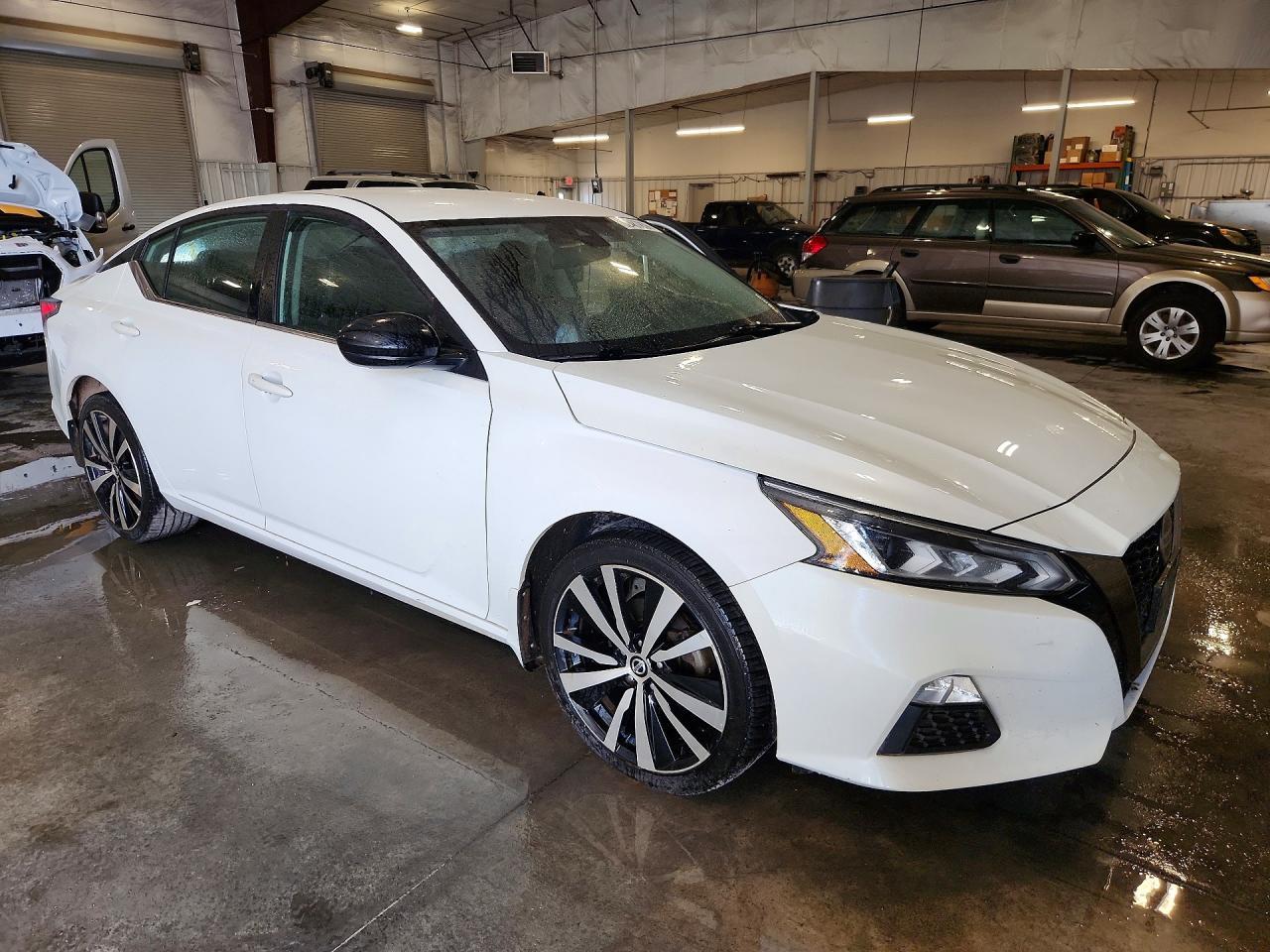 2020 Nissan Altima Sr - zdjęcie 4