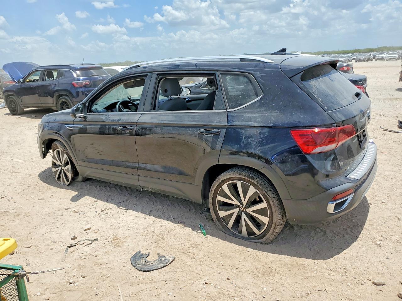 2023 Volkswagen Taos Se - zdjęcie 2